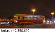 Трамвай ЛМ-68М2 (мод. СПб ГЭТ) №5679, Сампсониевский мост, Санкт-Петербург (2016 год). Редакционное фото, фотограф Алексей Иванов / Фотобанк Лори