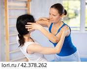 eye-gouging method. Стоковое фото, фотограф Яков Филимонов / Фотобанк Лори