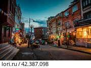 Ночная улица в Стамбуле весной (2019 год). Стоковое фото, фотограф Андрей Бойков / Фотобанк Лори