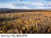 Южный Урал, Башкирия, экопоселение Красная Поляна. Вид с воздуха. Southern Urals, Bashkiria, Krasnaya Polyana ecovillage. Aerial view. (2023 год). Стоковое фото, фотограф Евгений Романов / Фотобанк Лори