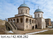 Старинная Успенская церковь в Ивангородской крепости мартовским днем. Ленинградская область (2024 год). Стоковое фото, фотограф Виктор Карасев / Фотобанк Лори