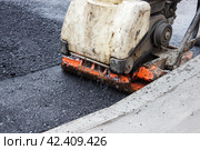 Asphalt rammer. laying the road surface. Стоковое фото, фотограф Радомир Тарасов / Фотобанк Лори