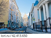 Здание Министерства Иностранных Дел (МИД). Март. Кривоарбатский переулок. Москва (2024 год). Редакционное фото, фотограф E. O. / Фотобанк Лори