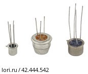 Полупроводниковые транзисторы на белом фоне. Transistors on a white background. Стоковое фото, фотограф Татьяна Д / Фотобанк Лори