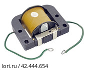 Электрический трансформатор на белом фоне. Electrical transformer on white. Стоковое фото, фотограф Татьяна Д / Фотобанк Лори