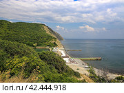 Beach on the Black Sea. Russia, Krasnodar Krai, village of Abrau-Durso, July 19, 2019. Стоковое фото, фотограф Сергей Н / Фотобанк Лори