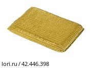 Кухонная губка для мытья посуды на белом фоне. Kitchen sponge for washing dishes on a white background. Стоковое фото, фотограф Татьяна Д / Фотобанк Лори