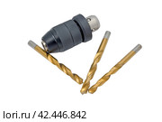 Патрон дрели и сверла на белом фоне. Cordless drill with twist bit closeup isolated on white. Стоковое фото, фотограф Татьяна Д / Фотобанк Лори