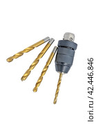 Патрон дрели и сверла на белом фоне. Cordless drill with twist bit closeup isolated on white. Стоковое фото, фотограф Татьяна Д / Фотобанк Лори