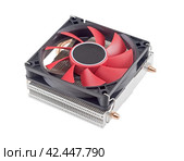 Вентилятор охлаждения процессора компьютера на белом фоне. CPU cooler with cooling radiator on a white background. Стоковое фото, фотограф Татьяна Д / Фотобанк Лори