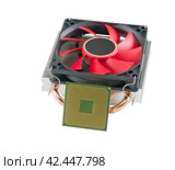 Вентилятор охлаждения процессора компьютера на белом фоне. CPU cooler with cooling radiator on a white background. Стоковое фото, фотограф Татьяна Д / Фотобанк Лори