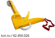 Ручной монтажный пистолет для клея на белом фоне. Silicone glue gun, isolated on white background. Стоковое фото, фотограф Татьяна Д / Фотобанк Лори