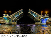 Благовещенский разводной автодорожный мост в Санкт-Петербурге (2023 год). Редакционное фото, фотограф Юрий Шурчков / Фотобанк Лори