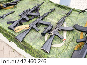 Russian Kalashnikov assault rifle AK-12, AK-74 assault rifle (2023 год). Редакционное фото, фотограф FotograFF / Фотобанк Лори