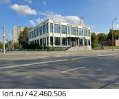 Ресторан "Сытый Лось". Большая Семеновская улица, 50. Район Соколиная гора. Москва (2023 год). Редакционное фото, фотограф lana1501 / Фотобанк Лори