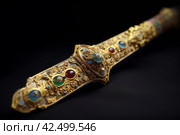 Ancient relic sword gold iron. Generate Ai. Стоковое AI-изображение, AI-художник Иван Рябоконь / Фотобанк Лори