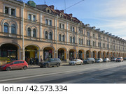Апраксин двор на Садовой улице в Санкт-Петербурге (2024 год). Стоковое фото, фотограф Александр Алексеев / Фотобанк Лори