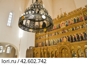 Иконостас собора Феодоровской иконы Божией матери на Миргородской улице в Санкт-Петербурге (2014 год). Редакционное фото, фотограф Александр Алексеев / Фотобанк Лори