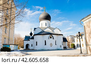 Покровский собор (Собор Покрова Пресвятой Богородицы). Марфо-Мариинская обитель милосердия. Весенний солнечный день. Москва. Россия (2024 год). Редакционное фото, фотограф E. O. / Фотобанк Лори