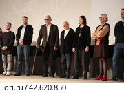 Мурад Ибрагимбеков и команда создателей фильма на сцене Дома Кино (2024 год). Редакционное фото, фотограф Дмитрий Неумоин / Фотобанк Лори