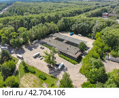 Вид с высоты на автовокзал в Кирово-Чепецке (аэросъемка 2021 года) Стоковое фото, фотограф Владислав Самошкин / Фотобанк Лори