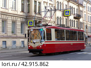 Трамвай 71-134А (ЛМ-99АВН) №3912, Лермонтовский проспект, Санкт-Петербург (2017 год). Редакционное фото, фотограф Алексей Иванов / Фотобанк Лори
