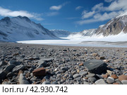Antarctic dry valley landscape, area free of snow and ice in the otherwise ice-covered continent. Стоковое AI-изображение, AI-художник Евгений Харитонов / Фотобанк Лори