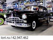 Автомобиль ГАЗ-12. ЗИМ. Экспонат музея автосервис центра Магистраль на трассе М-114. Вологда (2024 год). Редакционное фото, фотограф Владимир Кошарев / Фотобанк Лори