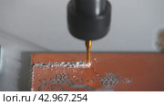 machine with numerical control CNC carries out milling of printed circuit boards, Circuit Engraving, Diy Circuit Boards PCB, 4K. Стоковое видео, видеограф Ольга Ильина / Фотобанк Лори