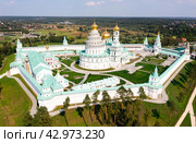 Drone view of the New Jerusalem Monastery in the city of Istra. Стоковое фото, фотограф Яков Филимонов / Фотобанк Лори