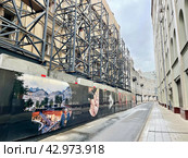 Москва, Старопанский переулок, дом 1/5 строение 1 и Биржевая площадь, дом 1. Редакционное фото, фотограф Овчинникова Ирина / Фотобанк Лори
