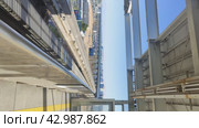 Прибытие позда монорельса (Tokyo Monorail) Токио (2024 год). Стоковое видео, видеограф Владимир Макеев / Фотобанк Лори