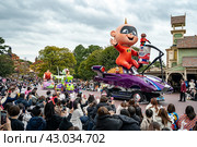 Дневной парад. Диснейленд. Токио. Япония. Февраль 2024. Редакционное фото, фотограф Владимир Макеев / Фотобанк Лори
