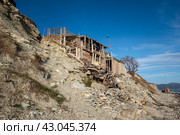 View of nice exotic wooden hut on beach Black Sea. Стоковое фото, фотограф Фотограф / Фотобанк Лори