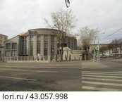 Площадь Девичьего поля. Здание клуба завода "Каучук". Москва. Россия. (2024 год). Редакционное фото, фотограф Мария Фетисова / Фотобанк Лори