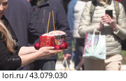 Нижний Новгород, Россия, проспект Гагарина 119Б, храм Пантелеимона целителя.  Освящение пасхальной снеди. Пасхальное освящение. Пасха 2024. Nizhny Novgorod, Russia, 119B Gagarin Avenue, Temple of Panteleimon the Healer. The consecration of the Easter meal. Easter consecration. Easter 2024. Редакционное видео, видеограф Egor Sarantstv / Фотобанк Лори