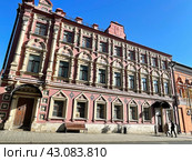 Высоко-Петровский ставропигиальный мужской монастырь, Нарышкинские палаты, 17 век. Москва, улица Петровка, дом 28. Стоковое фото, фотограф Овчинникова Ирина / Фотобанк Лори