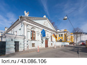 Особняк А.С.Олениной - В.В.Думнова, Малый Кисловский. пер., дом 5/8А, Москва (2024 год). Редакционное фото, фотограф Владимир Чинин / Фотобанк Лори