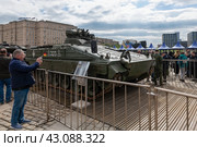 Трофейная боевая машина пехоты Marder 1А3  (германия). Выставка трофейного вооружения и военной техники, захваченной российскими военными в ходе спецоперации. Парк Победы на Поклонной горе, Москва (2024 год). Редакционное фото, фотограф Pukhov K / Фотобанк Лори