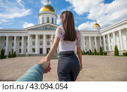 Follow me, young sexy girl holding her boyfriends hands. Стоковое фото, фотограф Андрей Аркуша / Фотобанк Лори