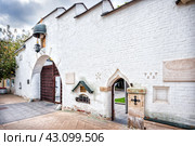 Марфо-Мариинская обитель милосердия, Покровская церковь, церковь святых Марфы и Марии, Большая Ордынка, Москва (2023 год). Стоковое фото, фотограф Baturina Yuliya / Фотобанк Лори