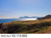 Крым, Орджоникидзе, курорт, Чёрное море, горы, бухта Провато (2024 год). Стоковое фото, фотограф Андрей Макаренко / Фотобанк Лори