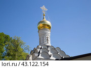 Moscow, Russia, May 3, 2024, Donskoy Monastery and Donskoye Cemetery in Moscow. Редакционное фото, фотограф Александр Поташев / Фотобанк Лори