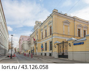 Городская усадьба Г.А.Каратаевой - И.В.Морозова в Леонтьевском  переулке в Москве (2024 год). Редакционное фото, фотограф Владимир Чинин / Фотобанк Лори