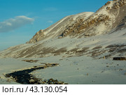 Snowy peaks in the Suusamyr valley Kyrgyzstan. Стоковое фото, фотограф Evgenii Predibailo / Фотобанк Лори