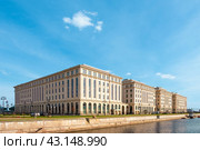 Бизнес-центр "Морская резиденция". Васильевский остров. Санкт-Петербург (2024 год). Редакционное фото, фотограф Ольга Визави / Фотобанк Лори