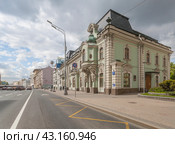 Дом купцов Кузнецовых на Проспекте мира в Москве (2024 год). Редакционное фото, фотограф Владимир Чинин / Фотобанк Лори