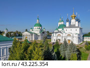 Spaso-Yakovlevsky Dmitriev monastery on the shore of Nero lake in the evening sun (2015 год). Стоковое фото, фотограф Сергей Н / Фотобанк Лори