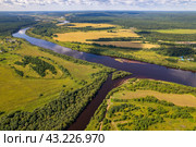 Пушма впадает в Юг (аэросъемка 2023 года) Стоковое фото, фотограф Владислав Самошкин / Фотобанк Лори