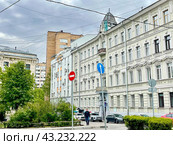Моска, Лялин переулок, дом 7/2 строение 1. Доходный  дом Н. И. Силуанова (1902, архитектор Павел Заруцкий) Редакционное фото, фотограф Овчинникова Ирина / Фотобанк Лори